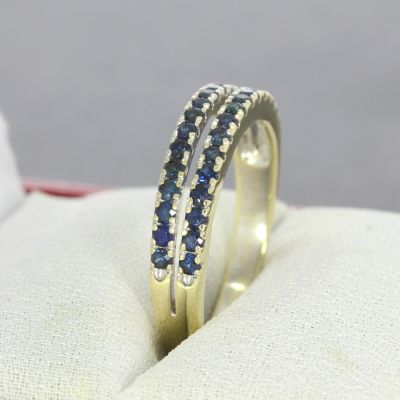 Hübscher Saphirring 585 14 Karat Gelbgold