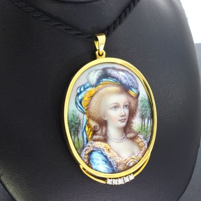 Antiker Gelbgoldanhänger 750 18 Karat mit Frauenbildnis und Diamanten
