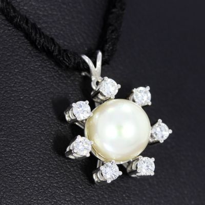 Bezaubernder Diamant Anhänger 750 18 Karat Weißgold mit Zuchtperle