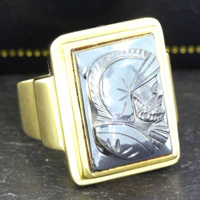 585er Goldring mit Hämatit Kriegermotiv