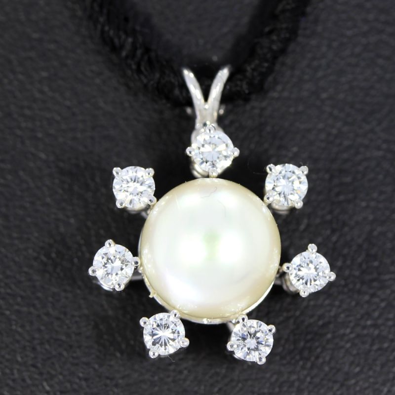 Bezaubernder Diamant Anhänger 750 18 Karat Weißgold mit Zuchtperle