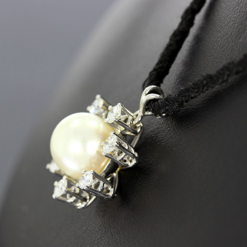 Bezaubernder Diamant Anhänger 750 18 Karat Weißgold mit Zuchtperle