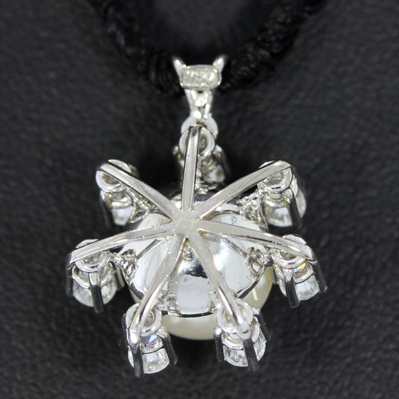 Bezaubernder Diamant Anhänger 750 18 Karat Weißgold mit Zuchtperle