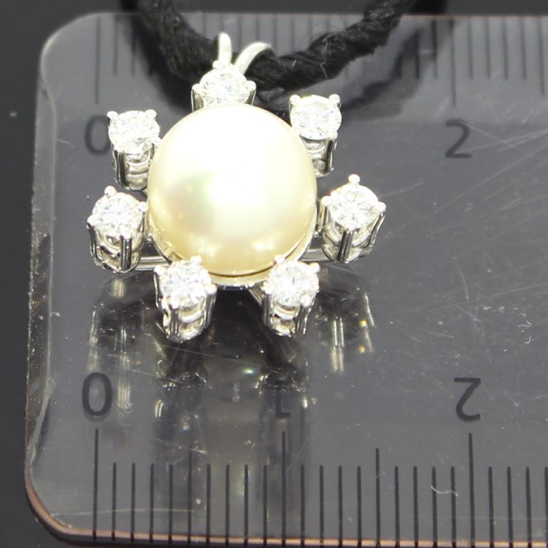 Bezaubernder Diamant Anhänger 750 18 Karat Weißgold mit Zuchtperle
