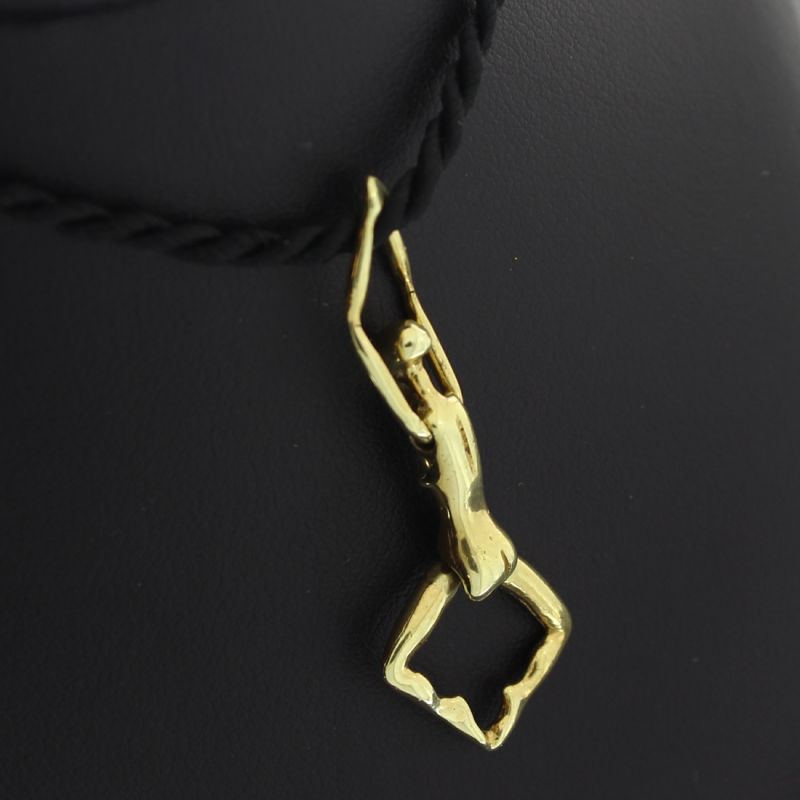 Außergewöhnlicher Anhänger Frauenbildnis 750 18 Karat Gelbgold