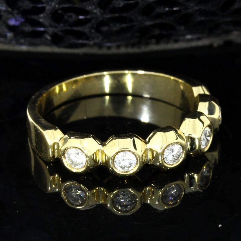 585er Goldring mit 5 Diamanten (0,35 ct)