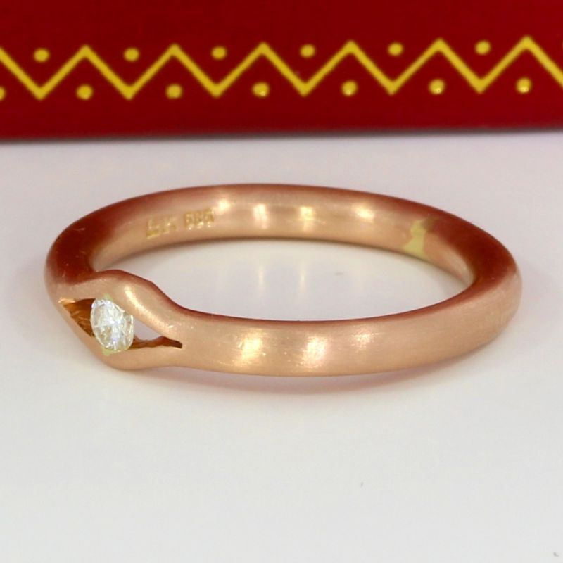 585 Goldring mit Brillant 0,06 ct