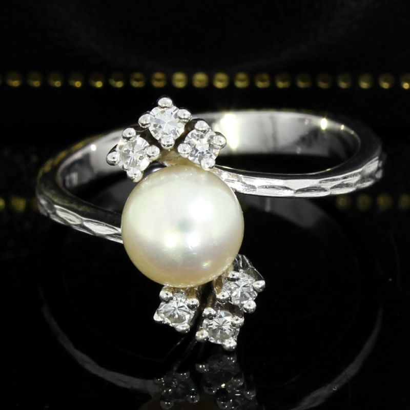 585er Weißgoldring mit 6 Diamanten & Zuchtperle