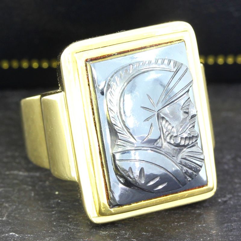 585er Goldring mit Hämatit Kriegermotiv