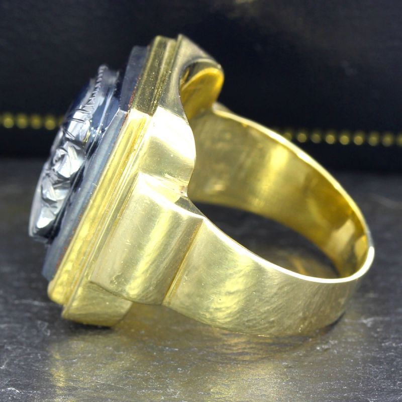 585er Goldring mit Hämatit Kriegermotiv