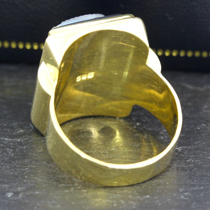 585er Goldring mit Hämatit Kriegermotiv