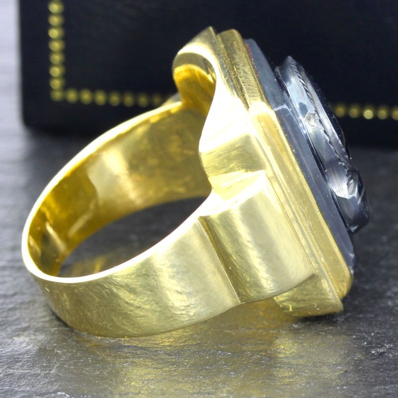 585er Goldring mit Hämatit Kriegermotiv