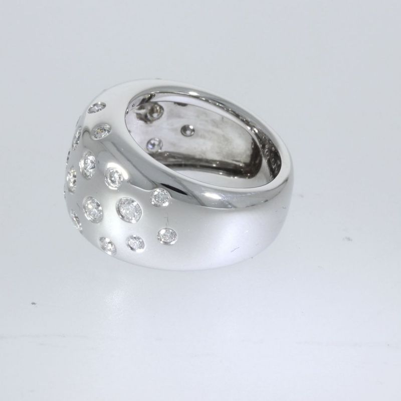 Brillantring  Cartier  -Nouvelle Vague-  18 Karat Weißgold Ring mit 28 Brillanten 1,3 ct
