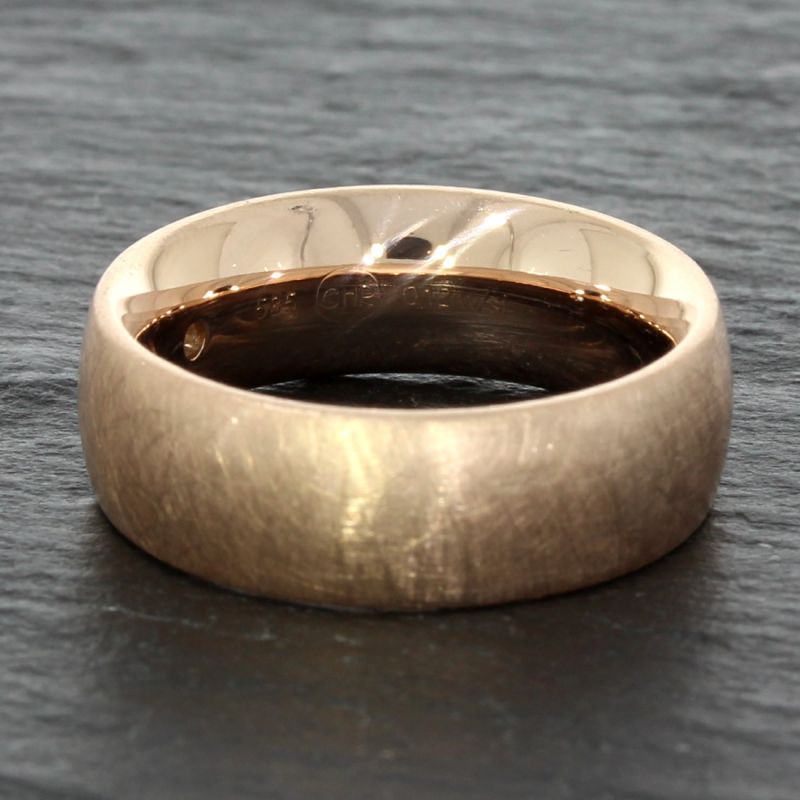 Sanft schimmernder Rotgold Ring 14 Kt mit Brillant 