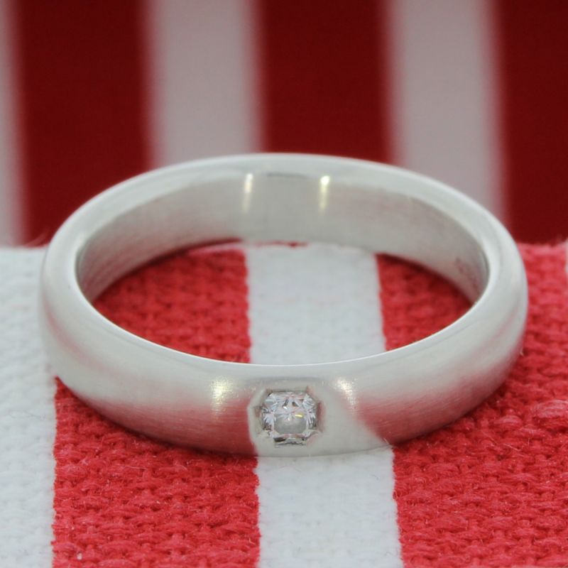 Tiffany & Co. Lucida Classic Diamantring 0,05 Ct 950er Platin 