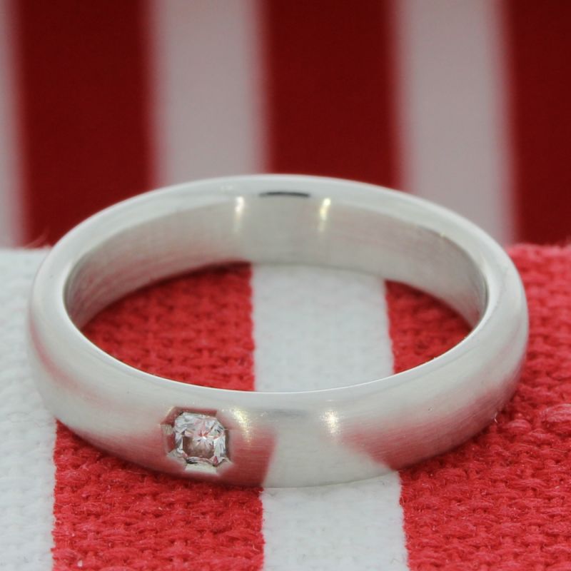 Tiffany & Co. Lucida Classic Diamantring 0,05 Ct 950er Platin 