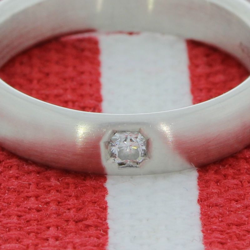 Tiffany & Co. Lucida Classic Diamantring 0,05 Ct 950er Platin 